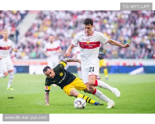 阿西尼翁手球染红送点,斯图加特防线崩盘 阿西尼翁手球染红送点,斯图加特防线崩盘